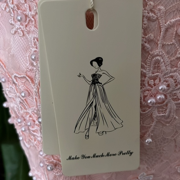 Peach colored dress - Picture 5 of 13